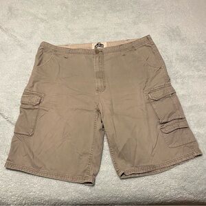 Old Mill Men’s Cargo Shorts, Size 40